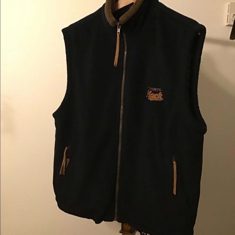 STORMTECH VEST - Picture 2 of 8